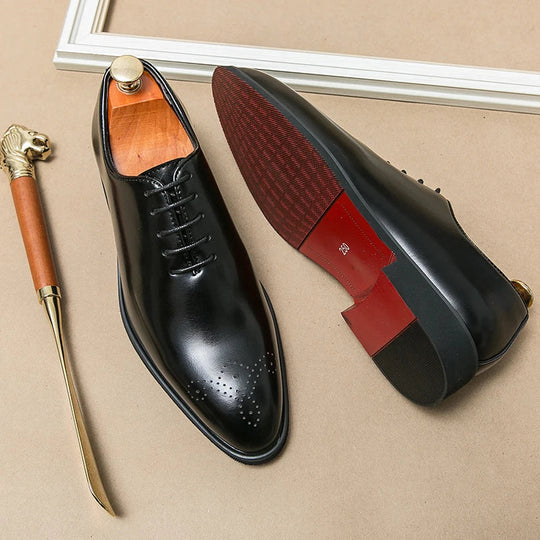 Oxford Shoes with Gloss Surface – Men’s Formal Style