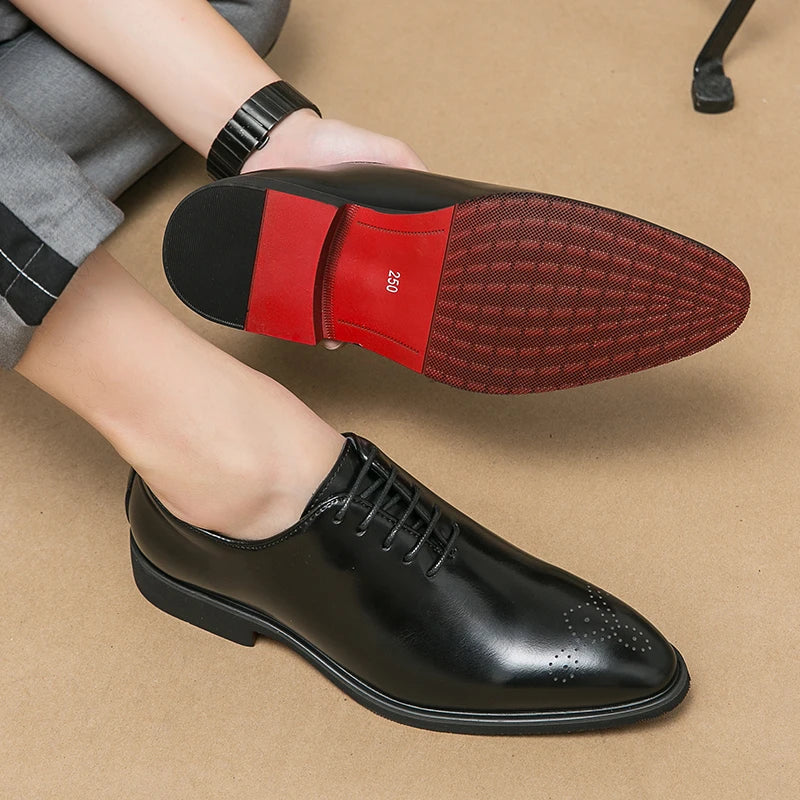Oxford Shoes with Gloss Surface – Men’s Formal Style