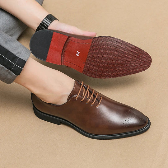 Oxford Shoes with Gloss Surface – Men’s Formal Style
