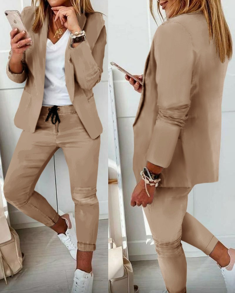 Structured Blazer and Trousers Set with Adjustable Waist – Women’s Two-Piece