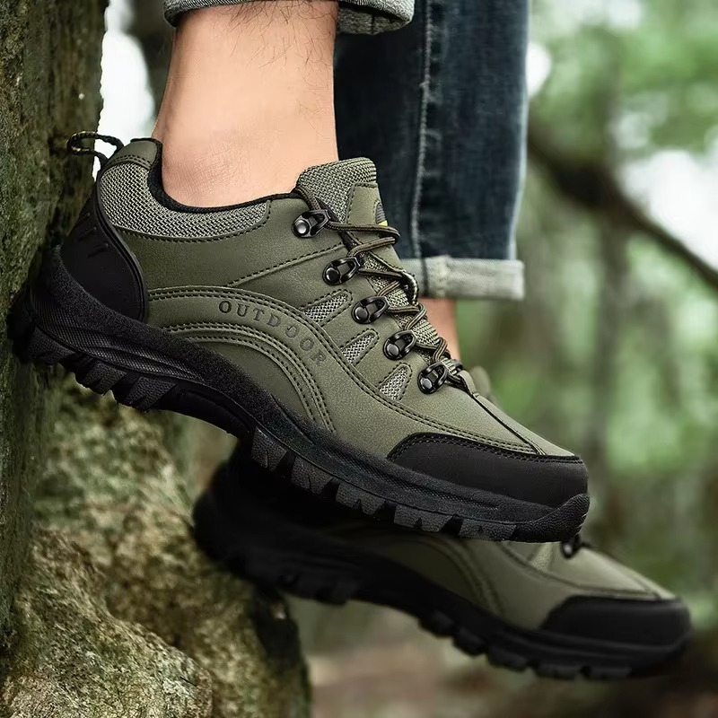 Textured Sole Trekking Shoes for Men