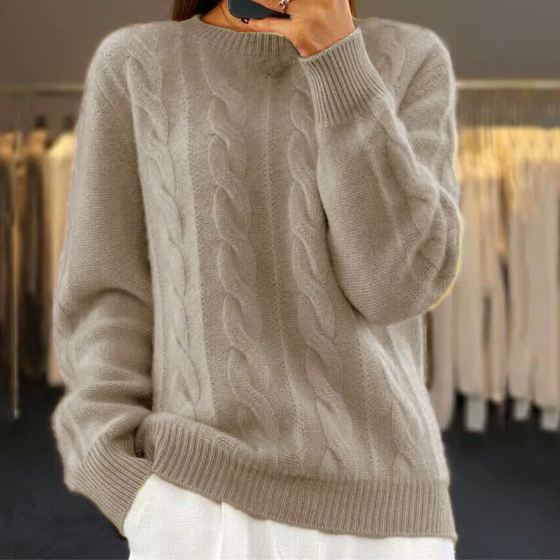 Hannah – Women’s Classic Cable Knit Sweater